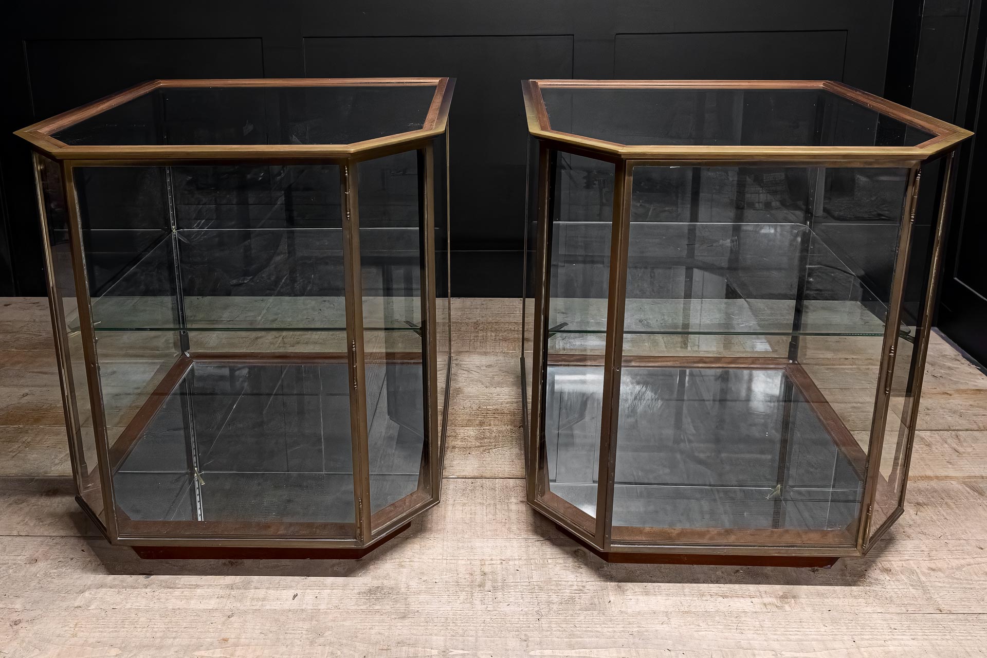 1920's pair antique vintage mitre cornered cabinets 360 degree glazing retail shop bar counter display restaurant coffee showcase Bronzed brass  mahogany mirrored base